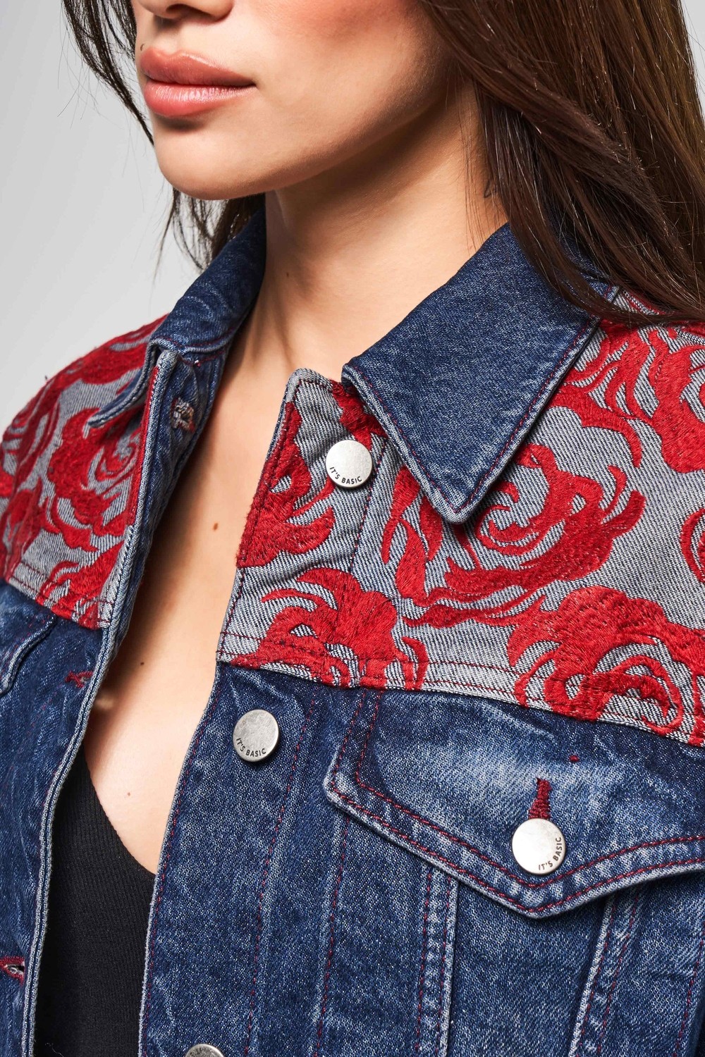 It's Basic Kadın Koyu Kot Rengi 2W5-10 Özel Kırmızı Desen Nakışlı %100 Koton Tasarım Denim Ceket görsel 2
