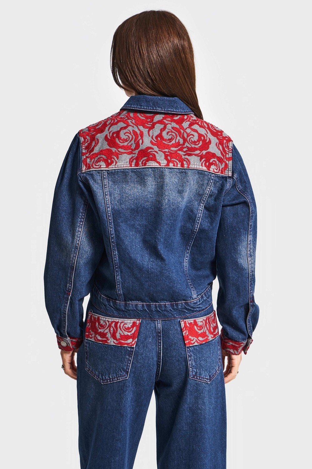 It's Basic Kadın Koyu Kot Rengi 2W5-10 Özel Kırmızı Desen Nakışlı %100 Koton Tasarım Denim Ceket görsel 3