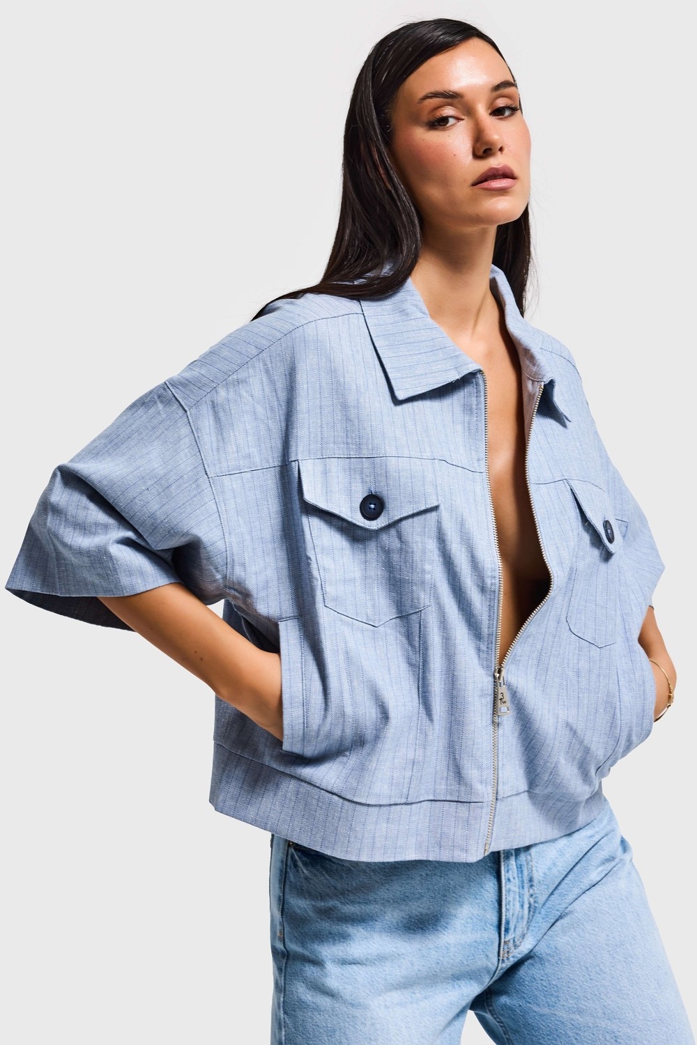 It's Basic Kadın Mavi Renk Oversize Cep Detaylı Özel Tasarım Denim Ceket