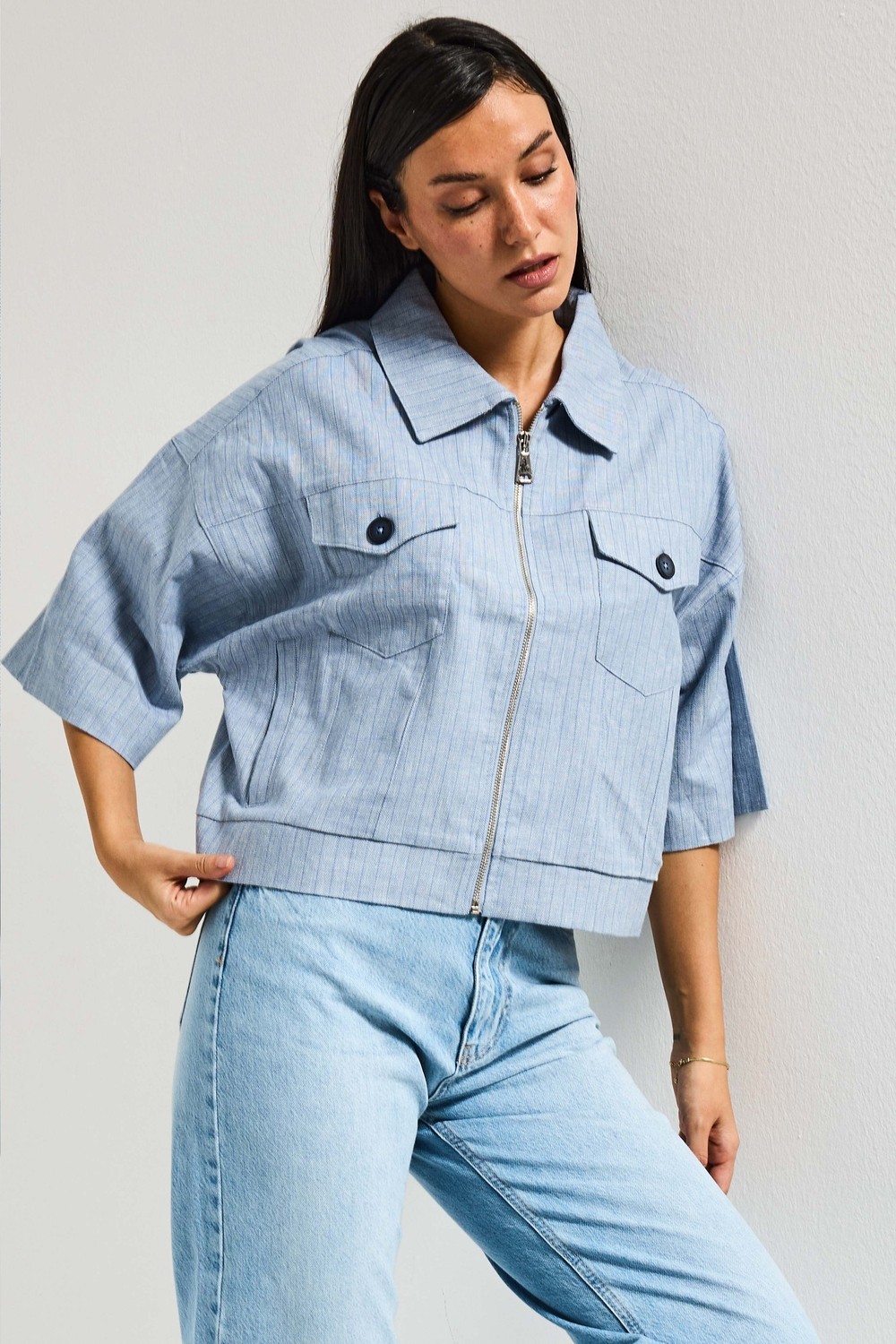 It's Basic Kadın Mavi Renk Oversize Cep Detaylı Özel Tasarım Denim Ceket görsel 5
