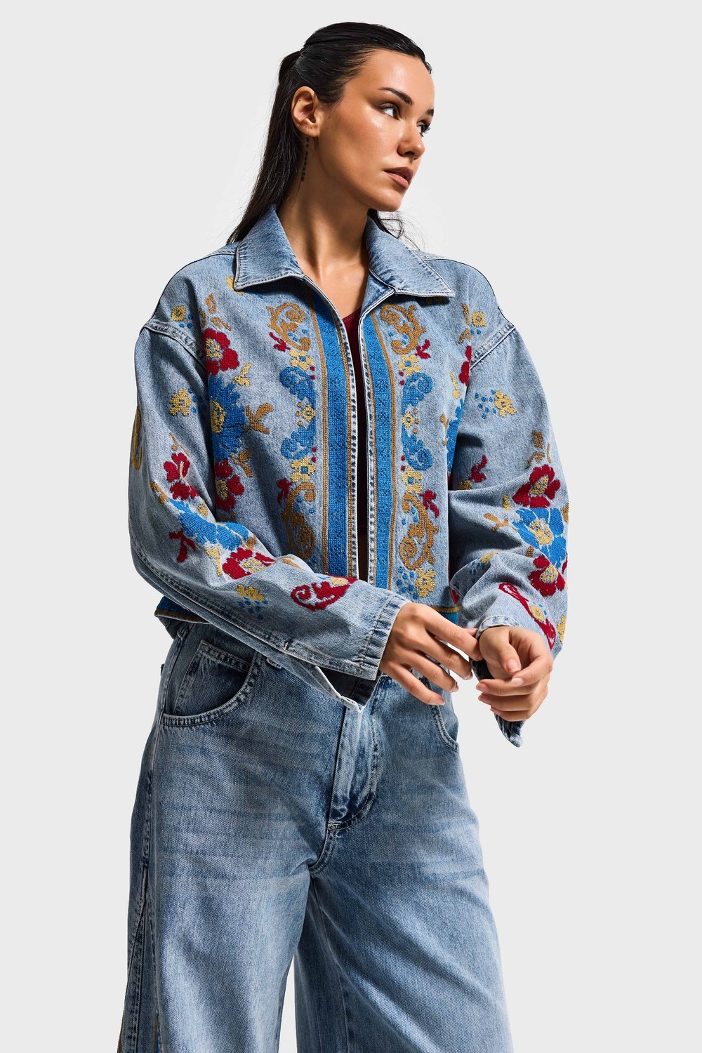 It's Basic Kadın Kot Rengi 3s6-32 Bol Kesim Özel Nakış Desenli Tasarım Denim Ceket görsel 5