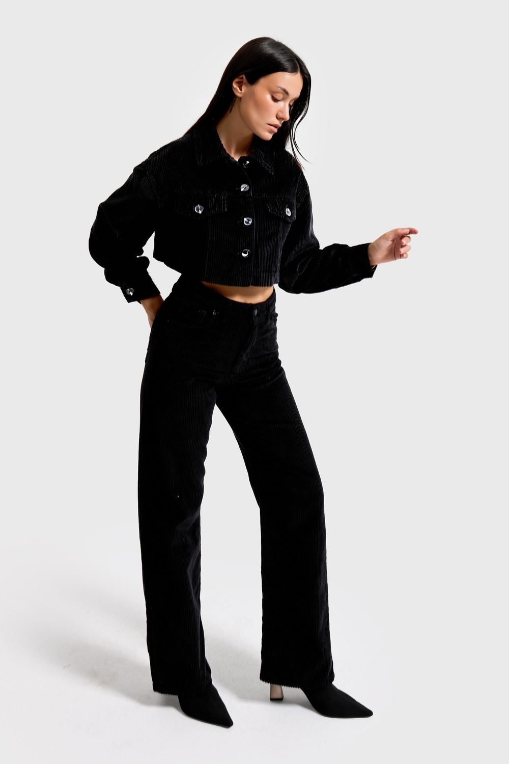 It's Basic Kadın Siyah Renk 26W5-1 Crop Fit Düğmeli Kalın Fitilli Velvet Kadife Kumaş Ceket görsel 2