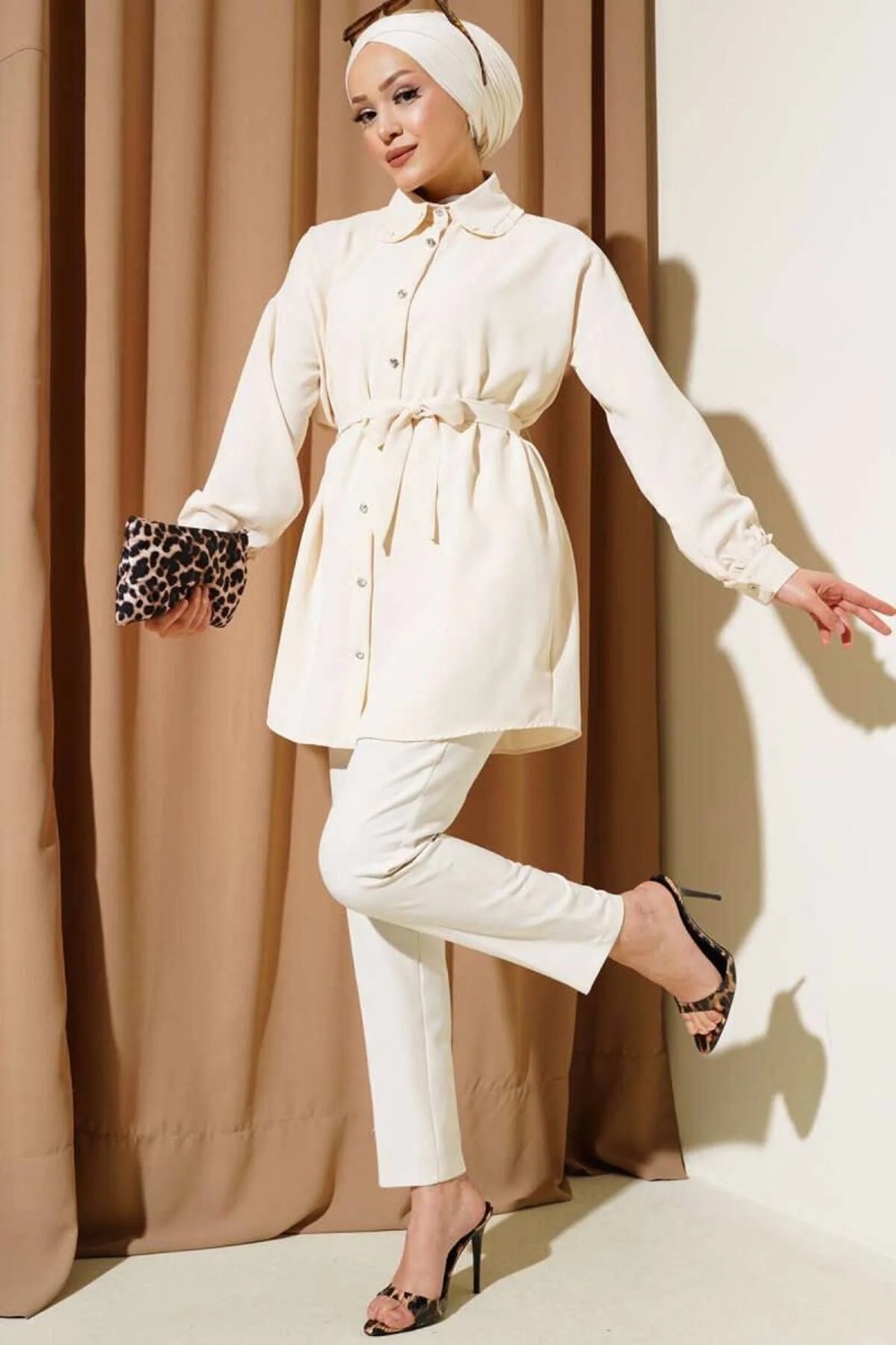 Afili Butik Fiyonklu Yaka Düğmeli Tunik