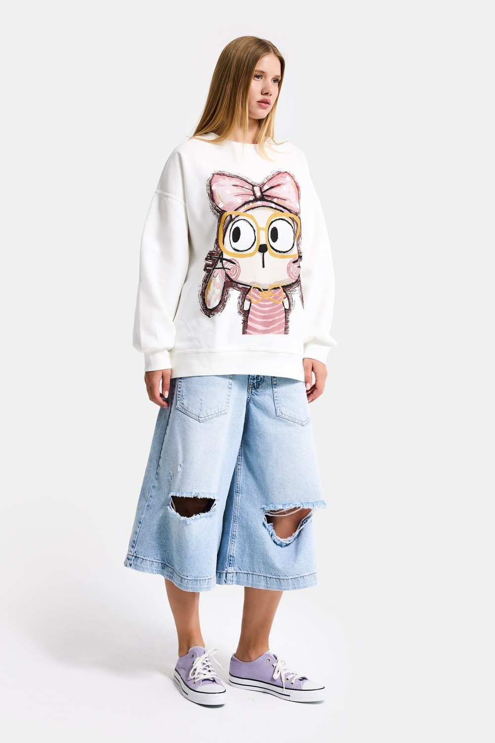 It's Basic Kadın Beyaz W5 Oversize Baskılı %100 Koton Organik Kumaş Sweatshirt görsel 3