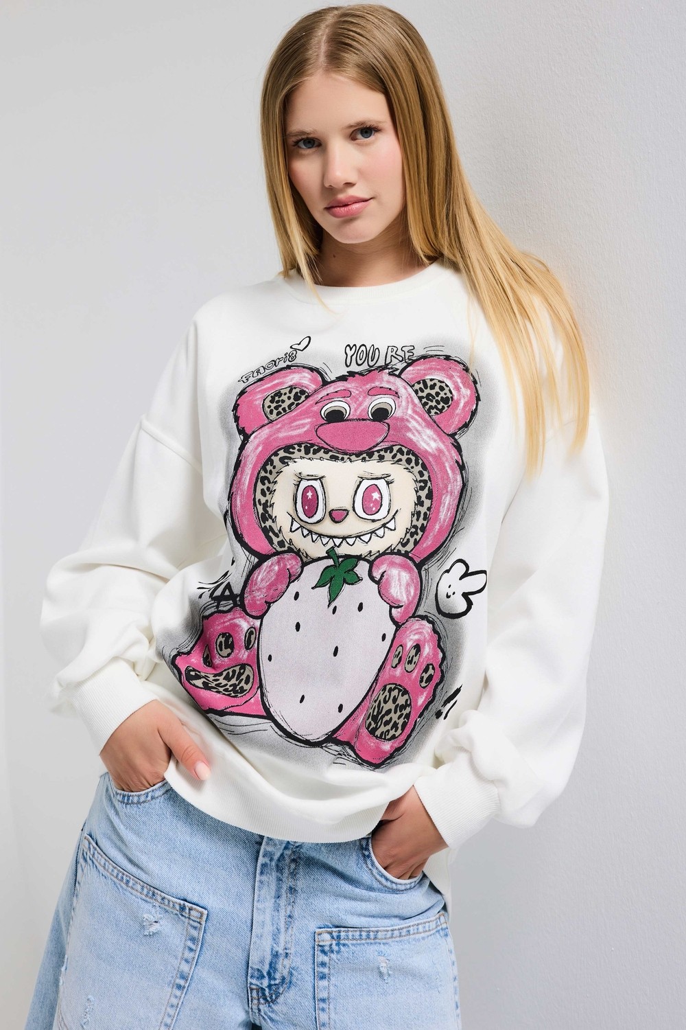 It's Basic Kadın Beyaz W5 Oversize Baskılı %100 Koton Organik Kumaş Sweatshirt görsel 3