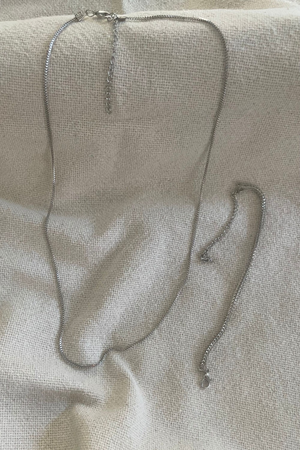 TeknoKapsül Unisex Tilki Kuyruğu Künye ile Gümüş Kolye Seti