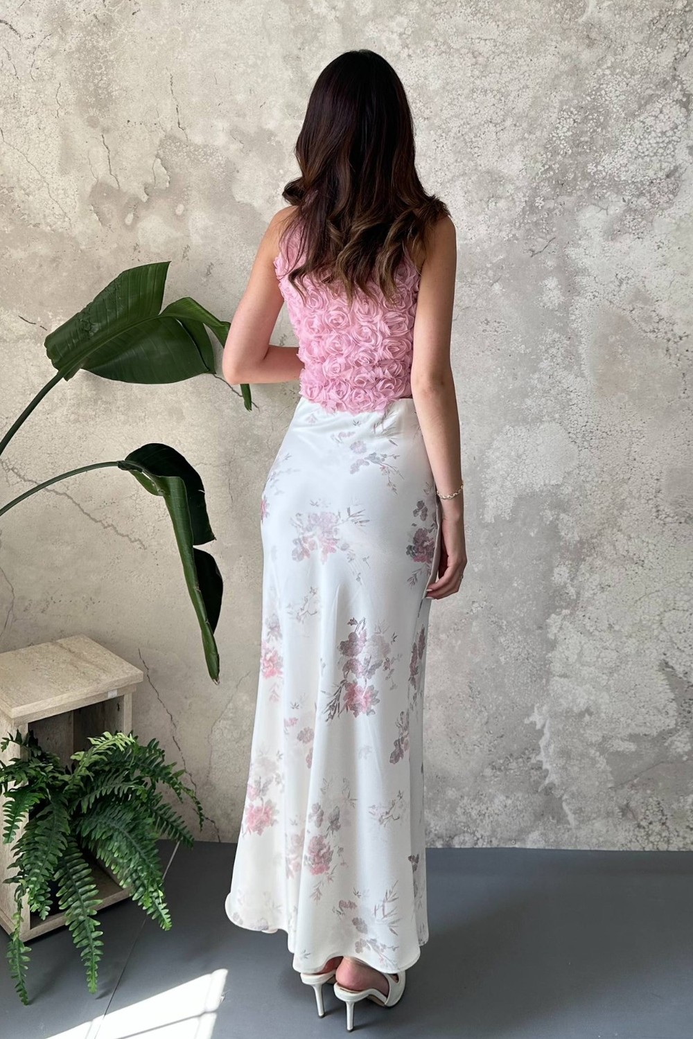 Moda Days Kadın Ekru Saten Çiçek Desenli Maxi Boy Beli Lastikli A Kesim Etek görsel 5