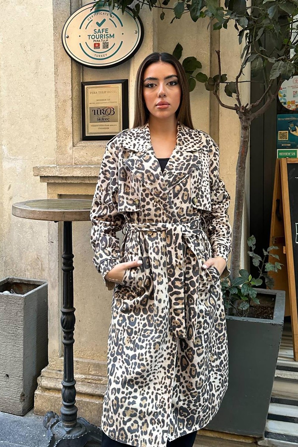 Moda Days Kadın Leopar Desenli Pelerin Detaylı Kemerli Düğmeli Uzun Kaban görsel 4