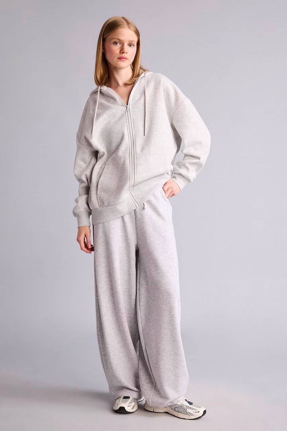 DeFacto Pamuklu Oversize Kapüşonlu Gri Kadın Hırka V4233AZ/GR256 görsel 2