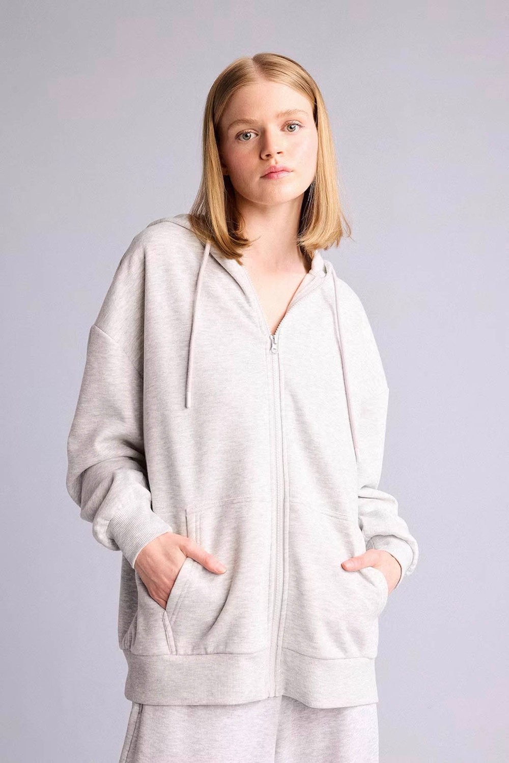 DeFacto Pamuklu Oversize Kapüşonlu Gri Kadın Hırka V4233AZ/GR256 görsel 3