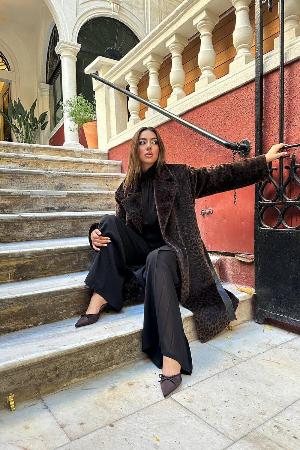 Moda Days Kadın Bordo Uzun Leopar Desenli Deri Kuşaklı Klasik Yaka Kaban görsel 2