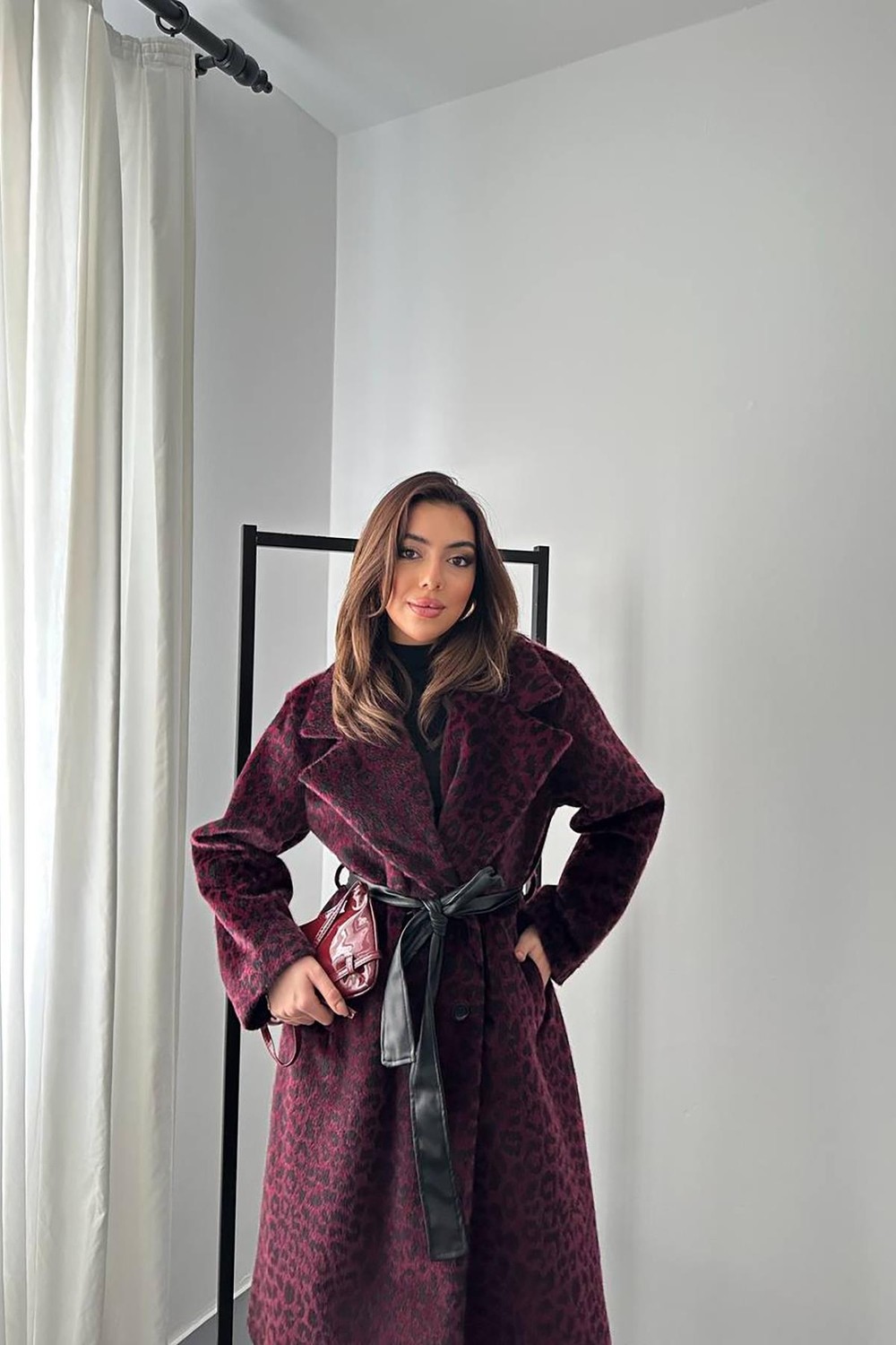 Moda Days Kadın Bordo Uzun Leopar Desenli Deri Kuşaklı Klasik Yaka Kaban görsel 8