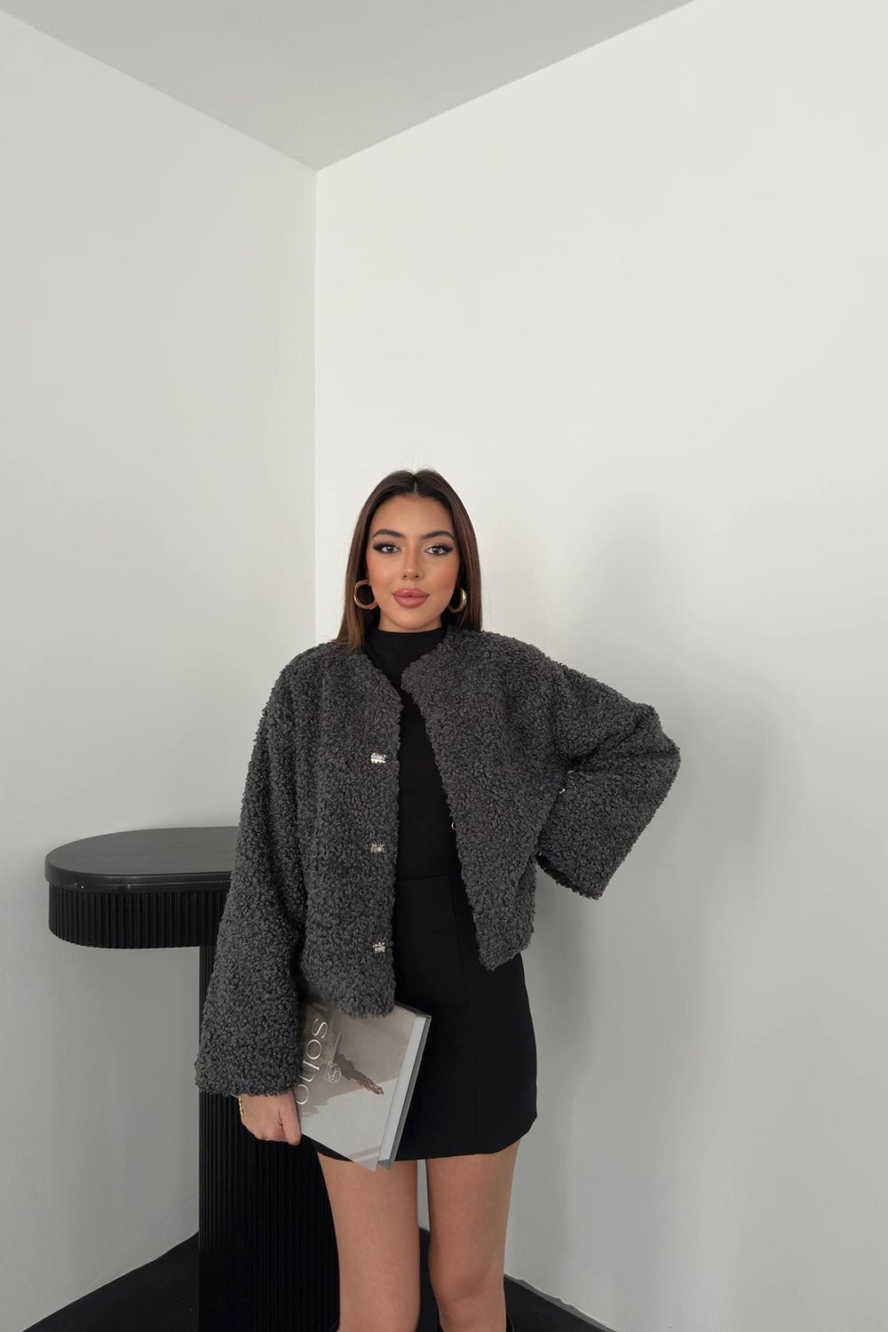 Moda Days Kadın Füme Peluş Kısa Ceket Yuvarlak Yaka Kancalı Uzun Kollu Dokulu görsel 2