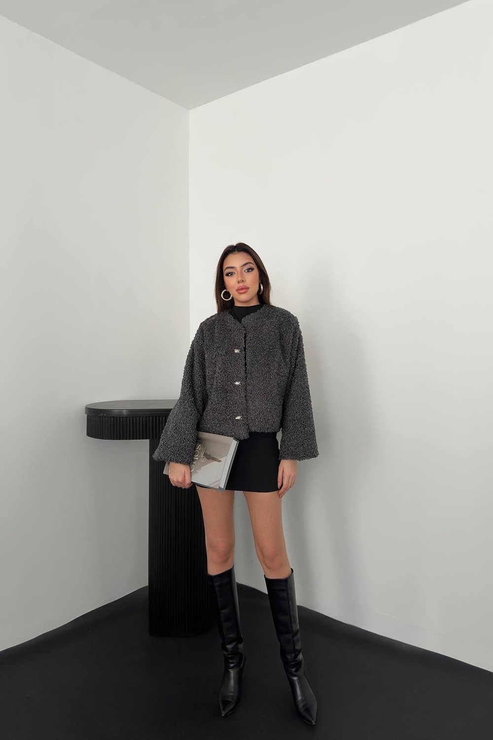 Moda Days Kadın Füme Peluş Kısa Ceket Yuvarlak Yaka Kancalı Uzun Kollu Dokulu görsel 3
