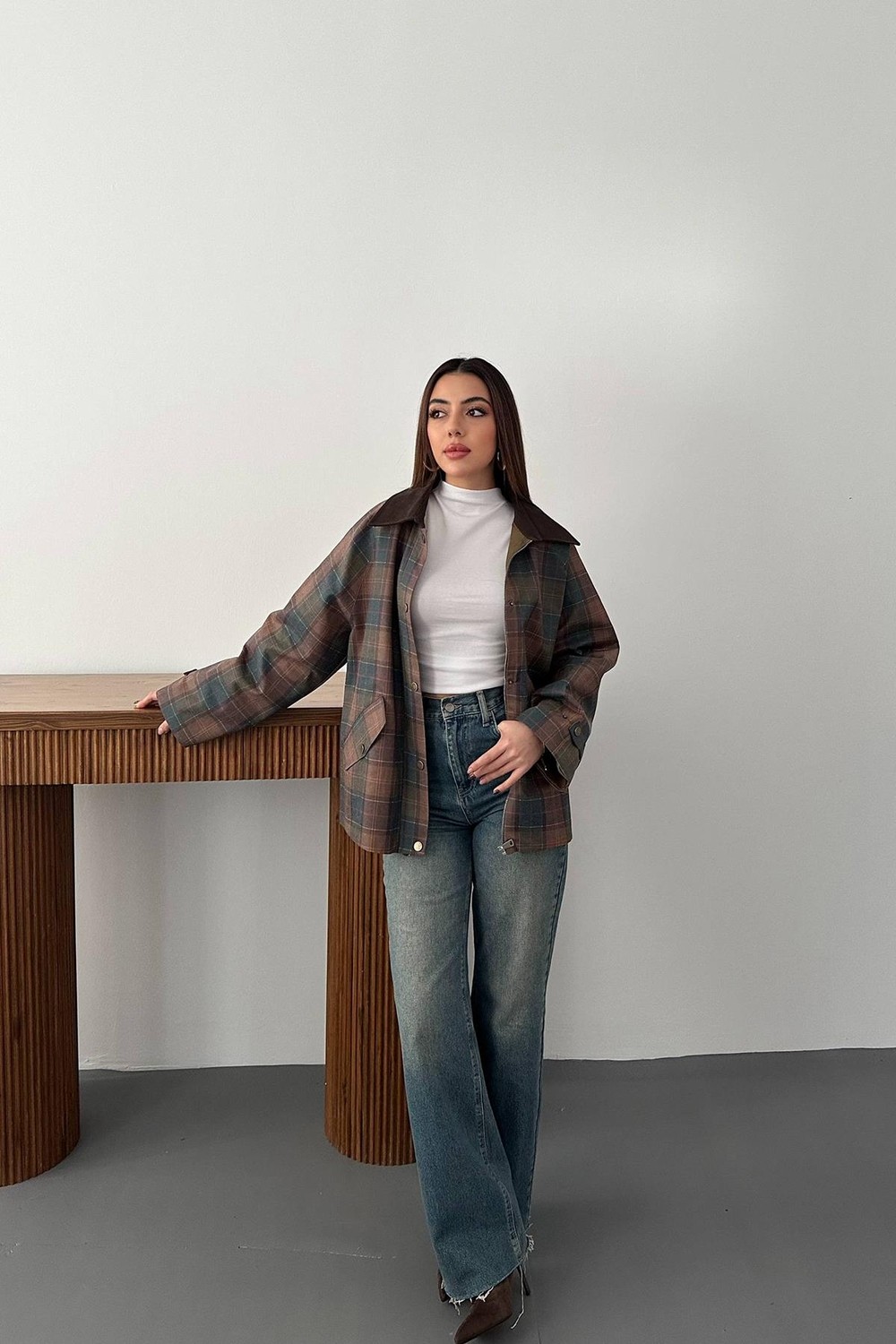 Moda Days Kadın Kahverengi Ekose Garnili Gömlek Yaka Astarlı Fermuarlı Cepli Oversize Ceket görsel 3