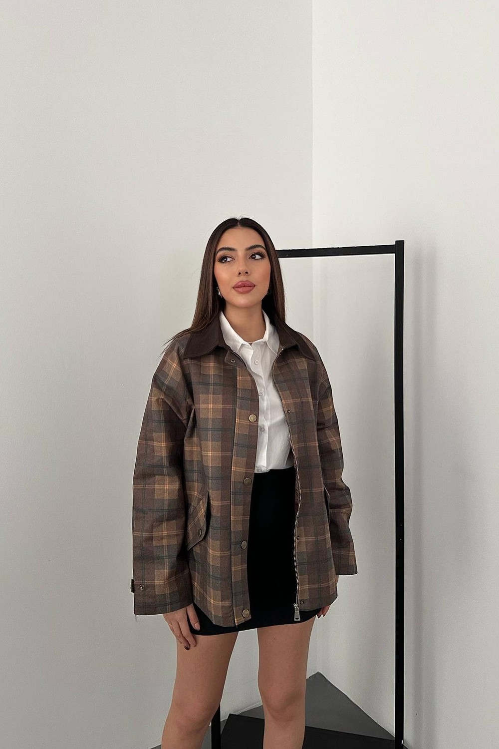 Moda Days Kadın Kahverengi Ekose Garnili Gömlek Yaka Astarlı Fermuarlı Cepli Oversize Ceket görsel 7