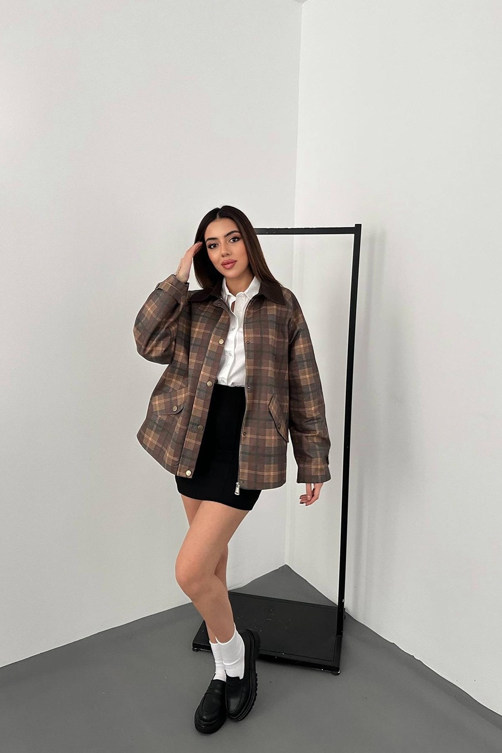 Moda Days Kadın Kahverengi Ekose Garnili Gömlek Yaka Astarlı Fermuarlı Cepli Oversize Ceket görsel 8