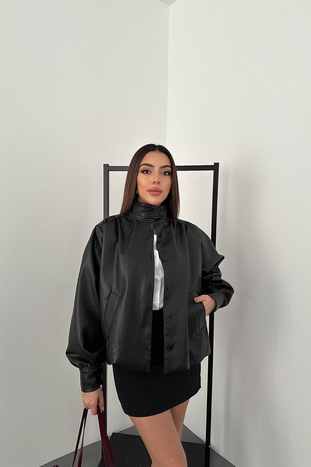 Moda Days Kadın Kahverengi Suni Deri Dik Yaka Düğmeli Cepli Balon Kollu Kısa Ceket görsel 7