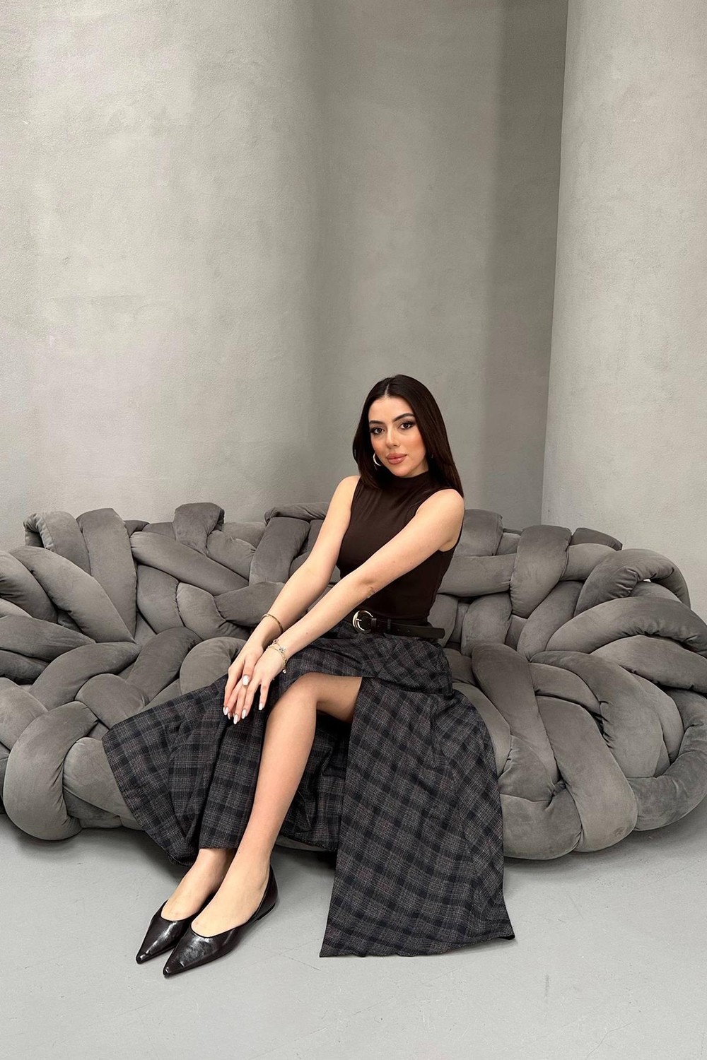 Moda Days Kadın Kahverengi Maxi Etek Ekose Yüksek Bel Kemer Görünümlü Yırtmaçlı Dokuma görsel 3