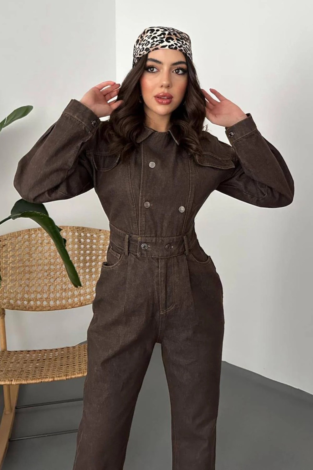 Moda Days Kadın Kahverengi Denim Tulum Gömlek Yaka Kemerli Düğmeli Uzun Kollu Düz Paça görsel 3