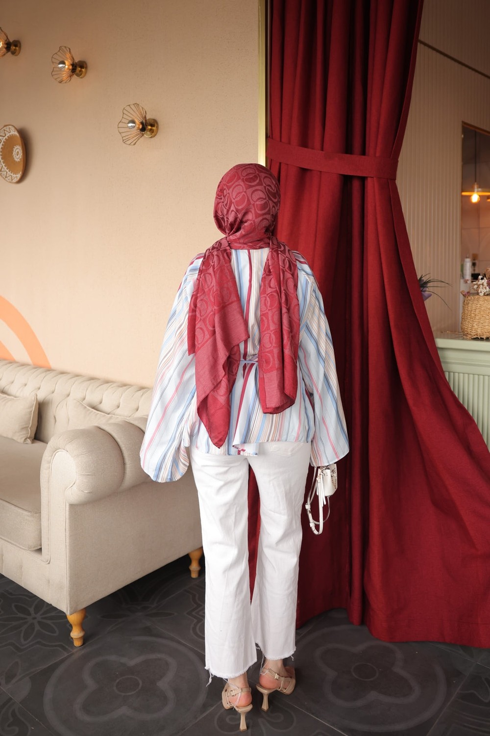 İmaj Butik Mavi Çizgili Geniş Kol Dik Yaka Ip Bağlamalı Bluz görsel 4