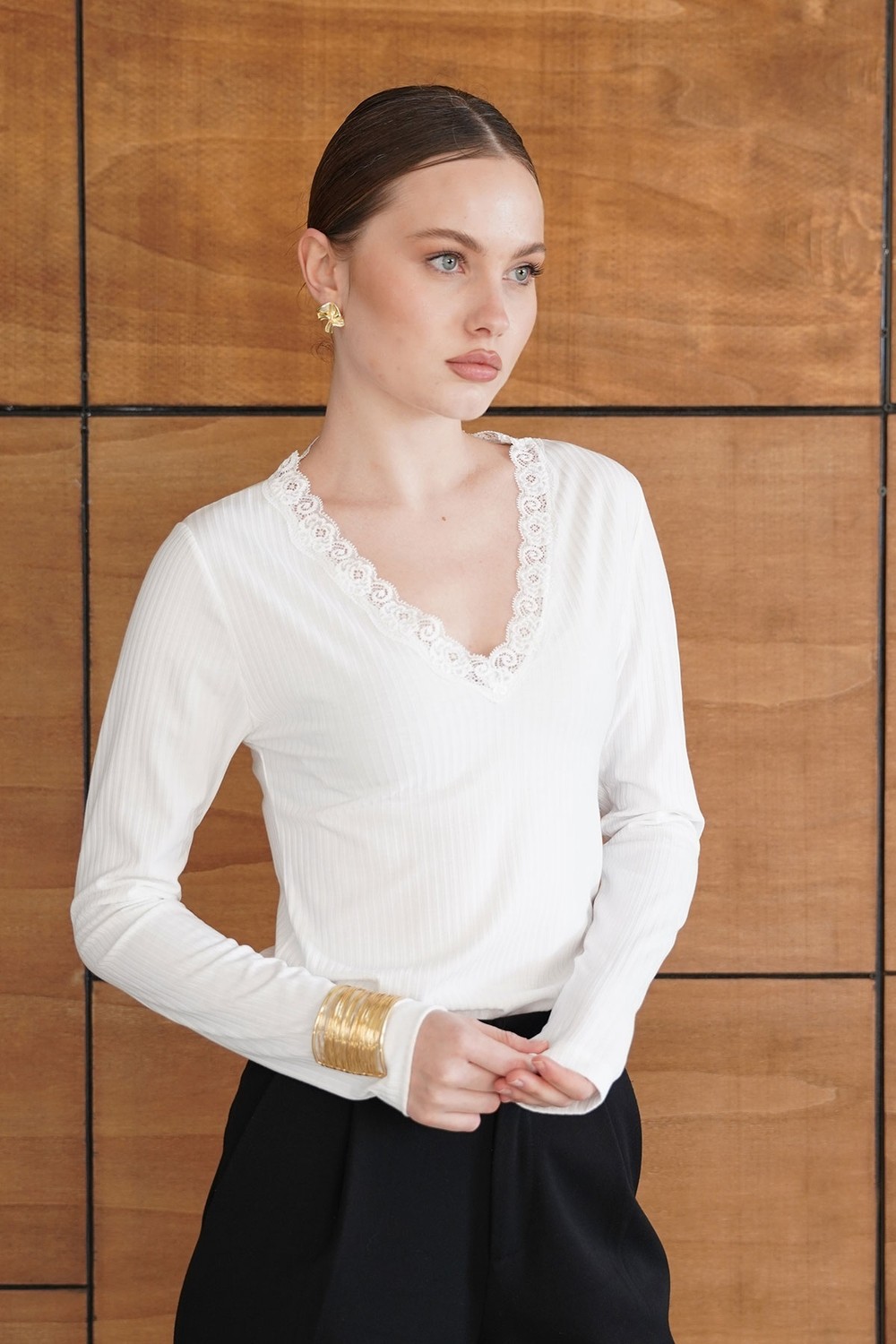 Very Moda Yakası Dantel Detaylı Bluz | F2088