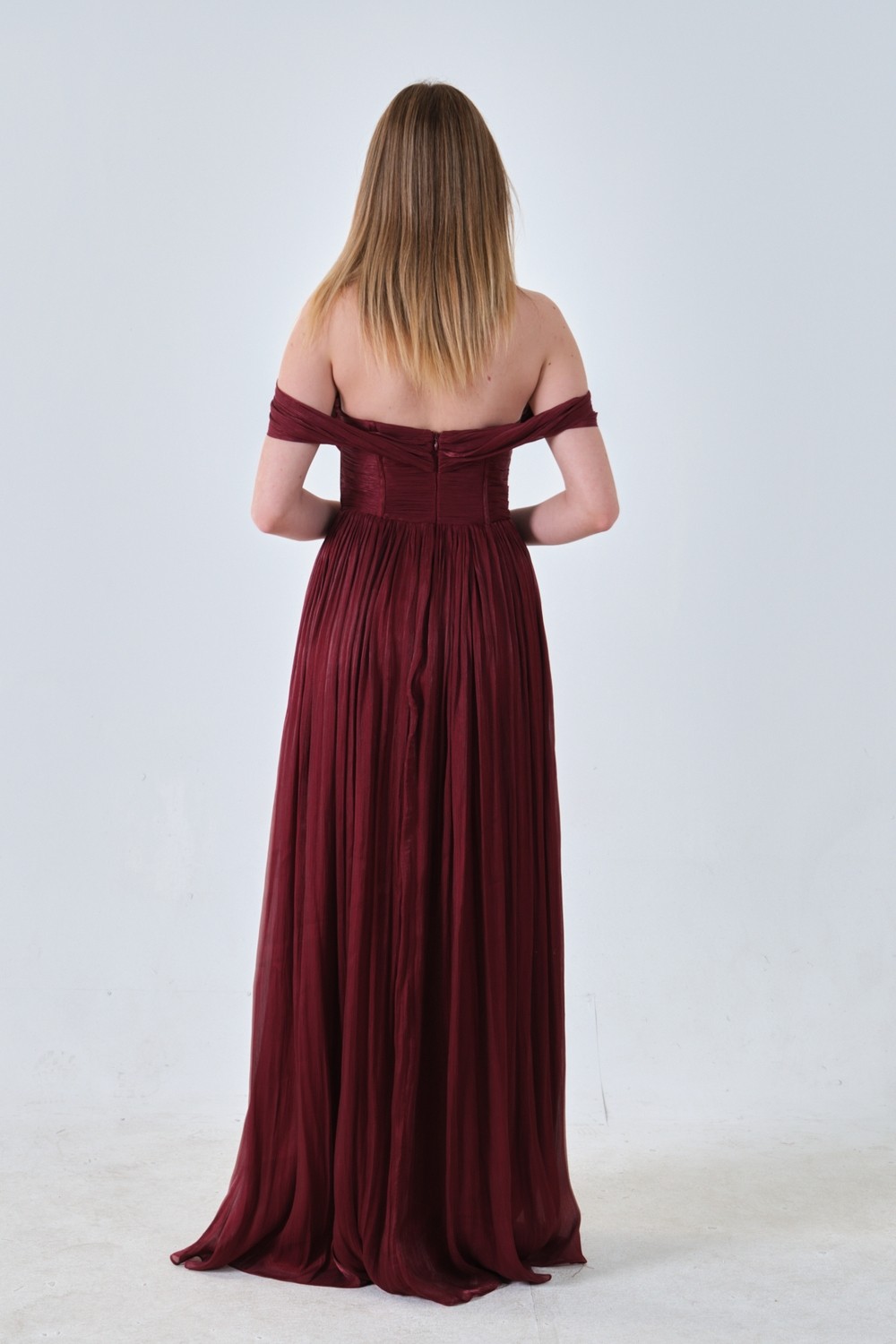 Feminist Bordo Drape Yaka Detaylı Şifon Straplez Abiye 08011861 görsel 4