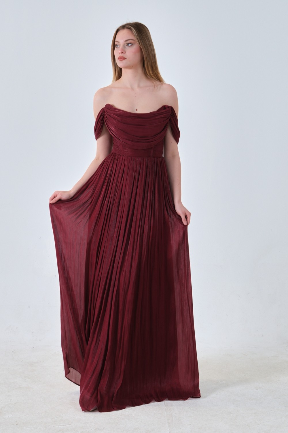 Feminist Bordo Drape Yaka Detaylı Şifon Straplez Abiye 08011861 görsel 7