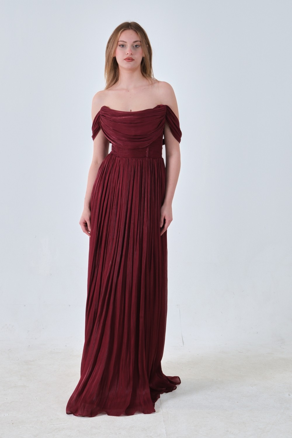 Feminist Bordo Drape Yaka Detaylı Şifon Straplez Abiye 08011861 görsel 8