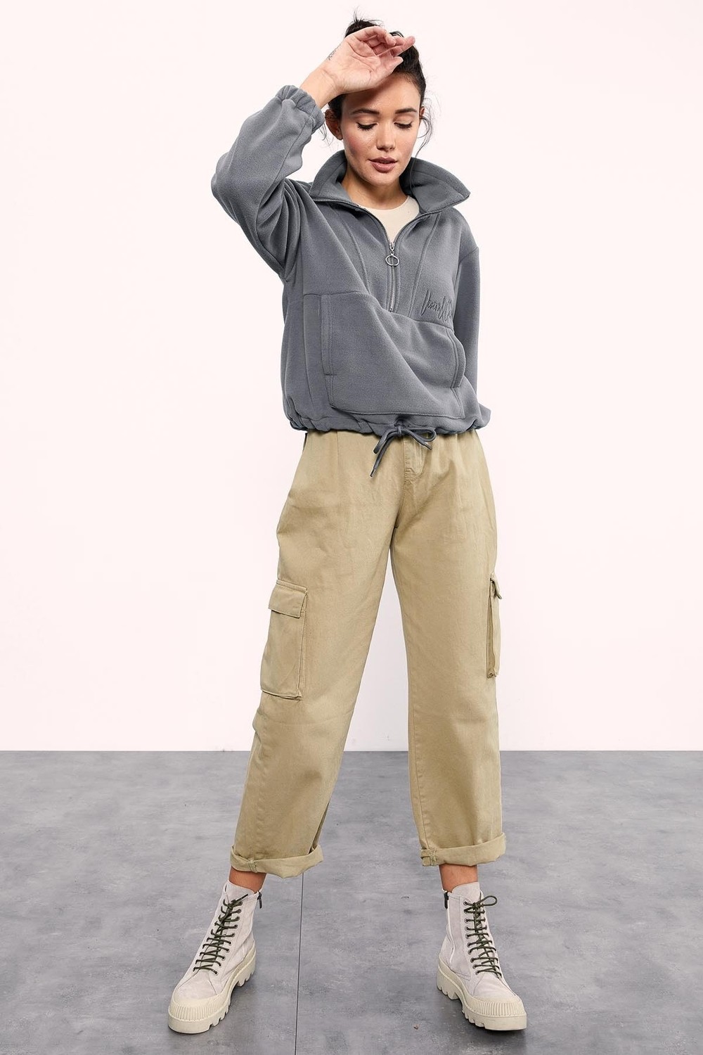 Die Grup Gri Melanj Yarım Fermuar Etek Ucu Büzgülü Kadın Polar Oversize Sweatshirt - 97171 görsel 2