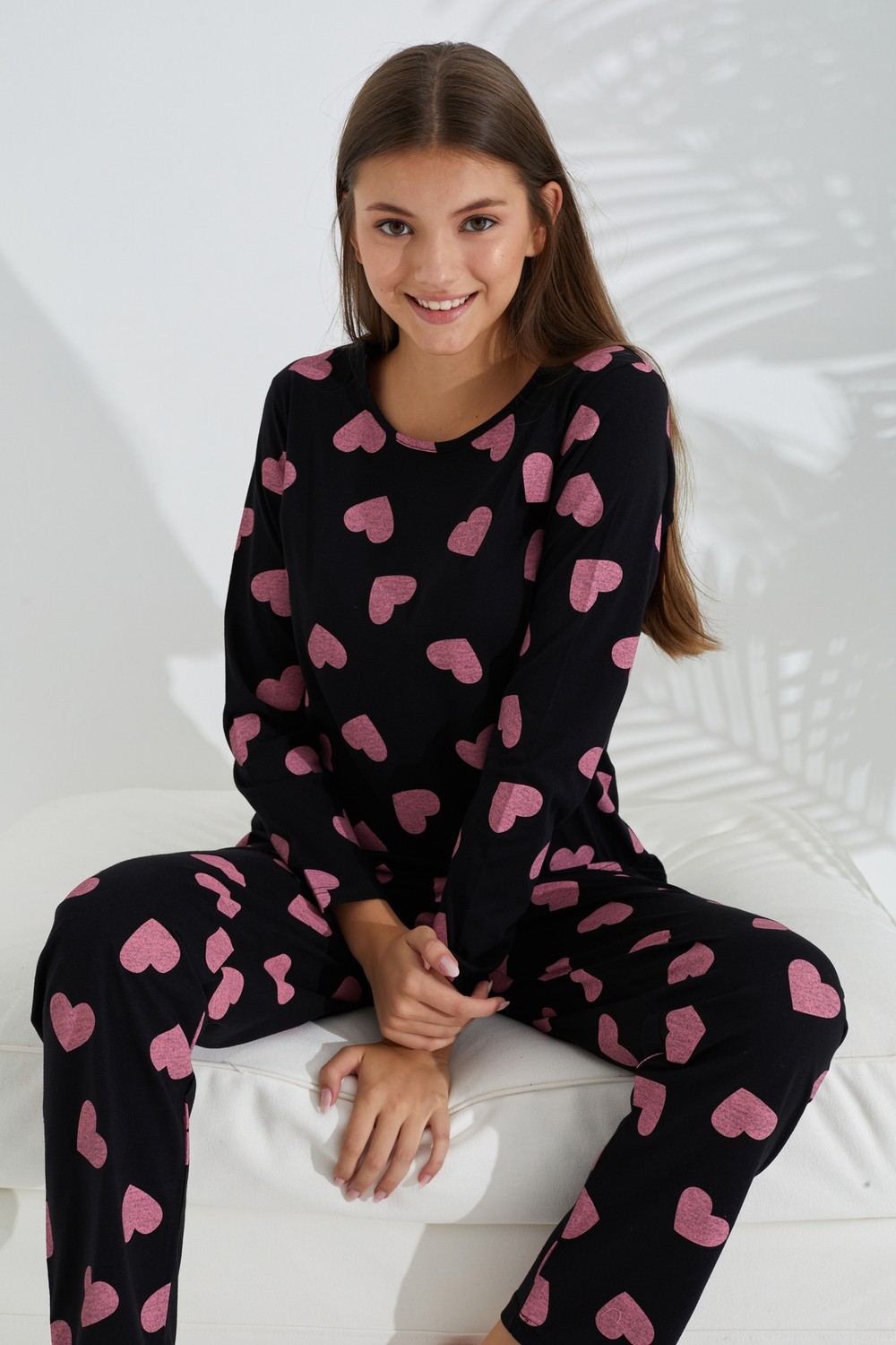 Siyah İnci Kadın Pijama Takımı Pamuklu Siyah Pembe Kalp Desenli Rahat ve Şık Tasarım görsel 4