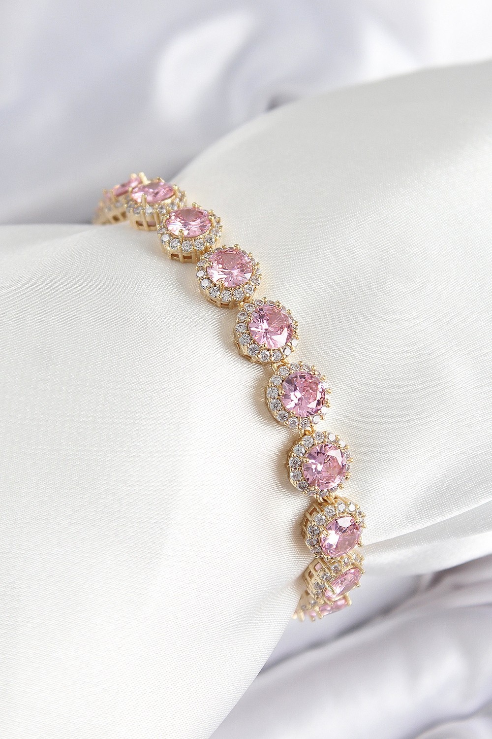 Eldenör Pirinç Pembe Zirkon Taşlı Daire Baget Model Gold Renk Vıp Seri Kadın Bileklik 5886