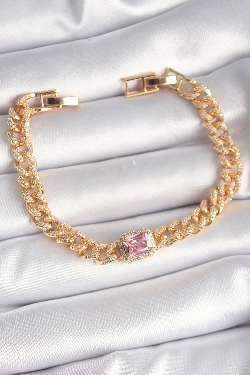 Eldenör Pirinç Gold Renk Pembe Kare Zirkon Taşlı Vıp Seri Kadın Bileklik 5886