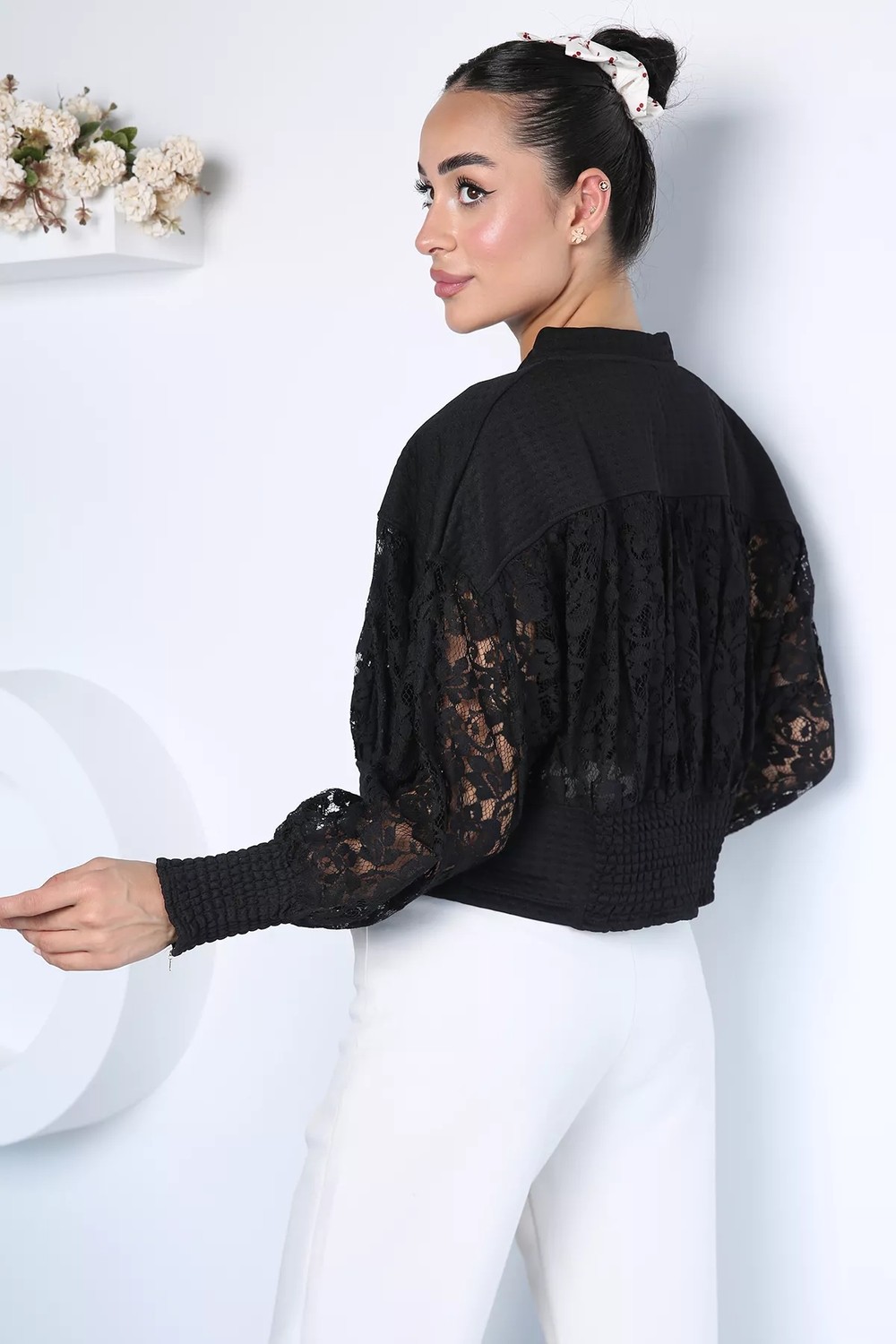 Gülseli Kadın Ön Fermuarlı Dantelli Crop Top Ceket P-00023040 görsel 5