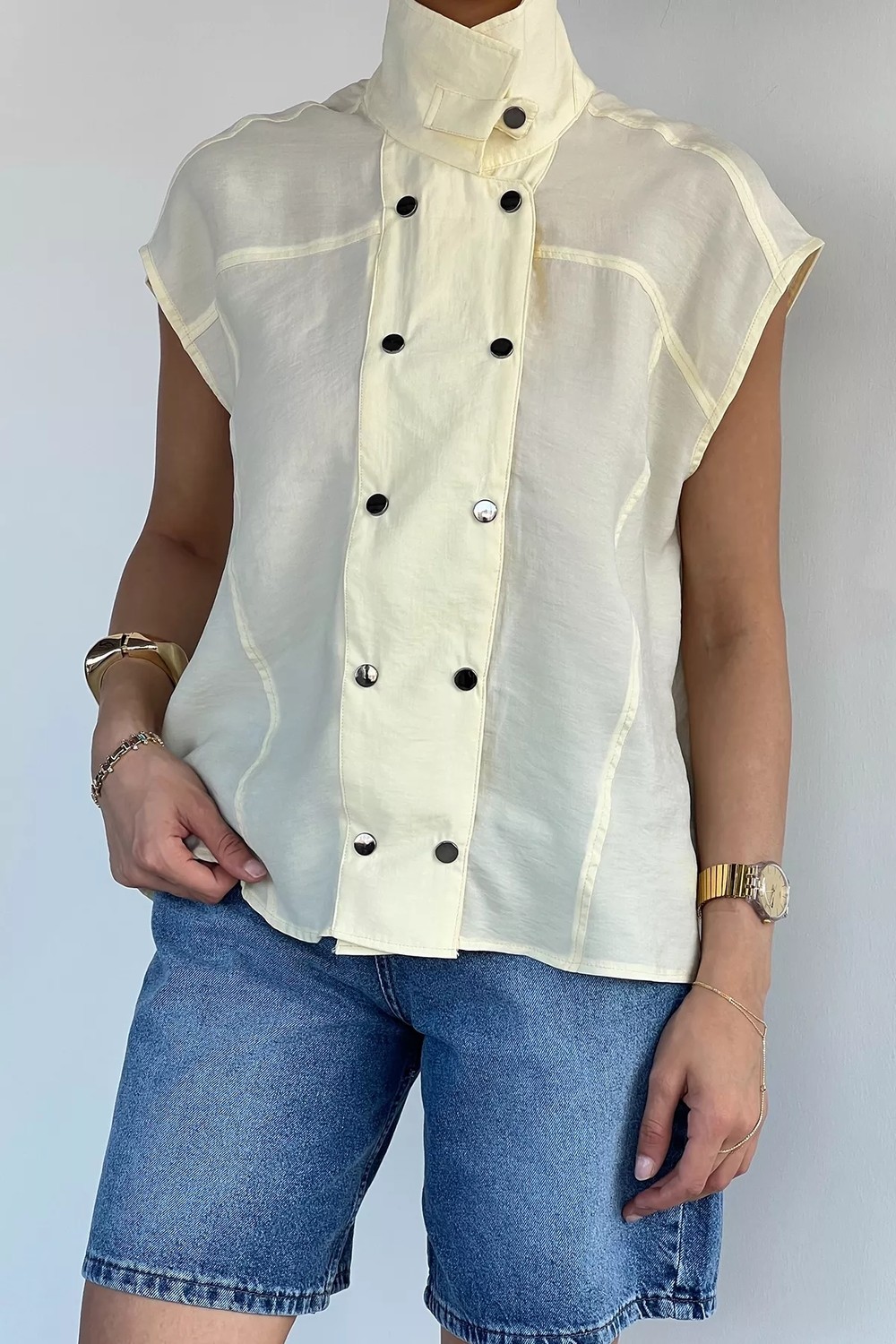 Gülseli Kadın Ön Çıtçıtlı Dik Yaka Kolsuz Gömlek P-00022053