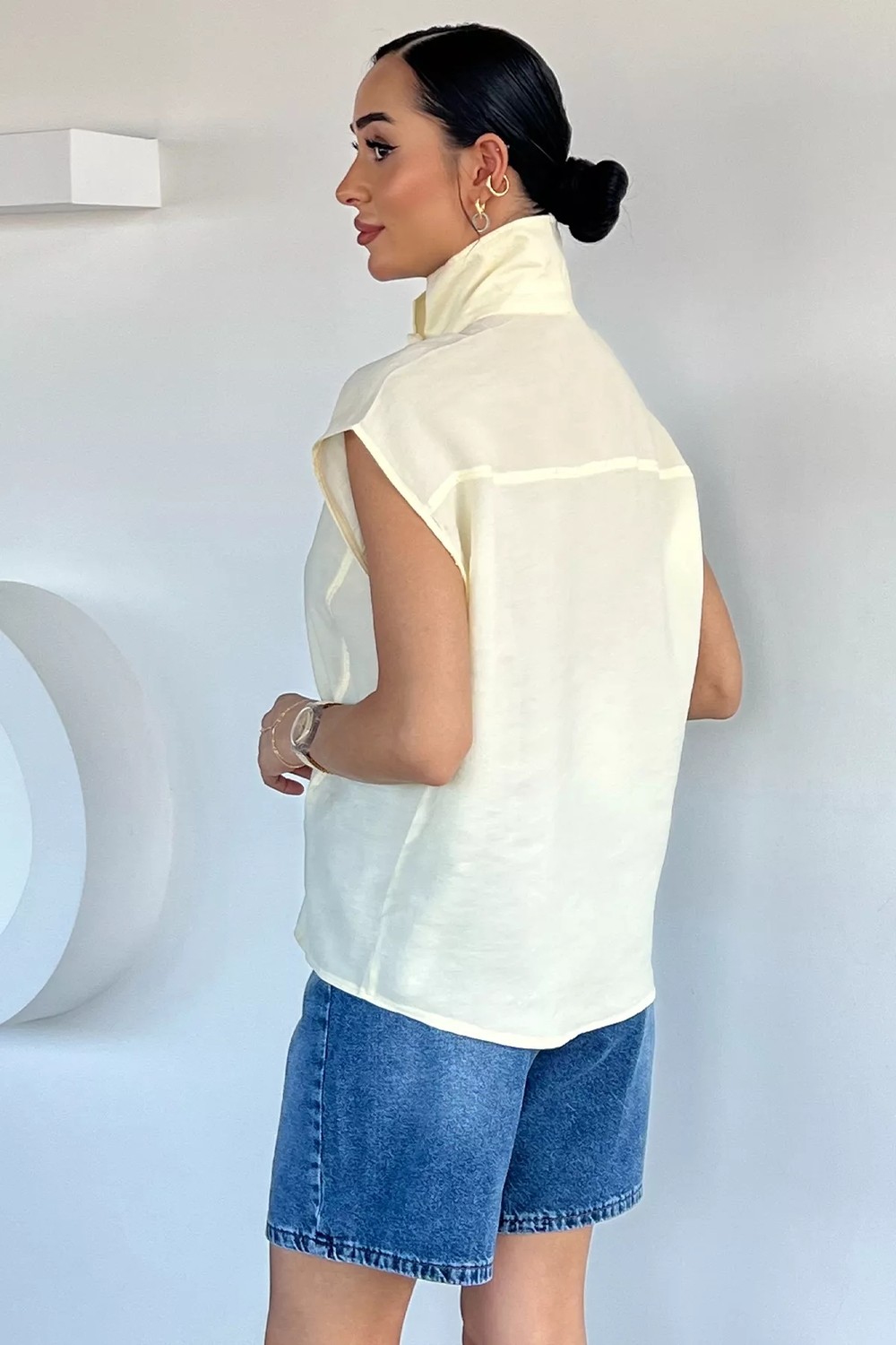 Gülseli Kadın Ön Çıtçıtlı Dik Yaka Kolsuz Gömlek P-00022053 görsel 5