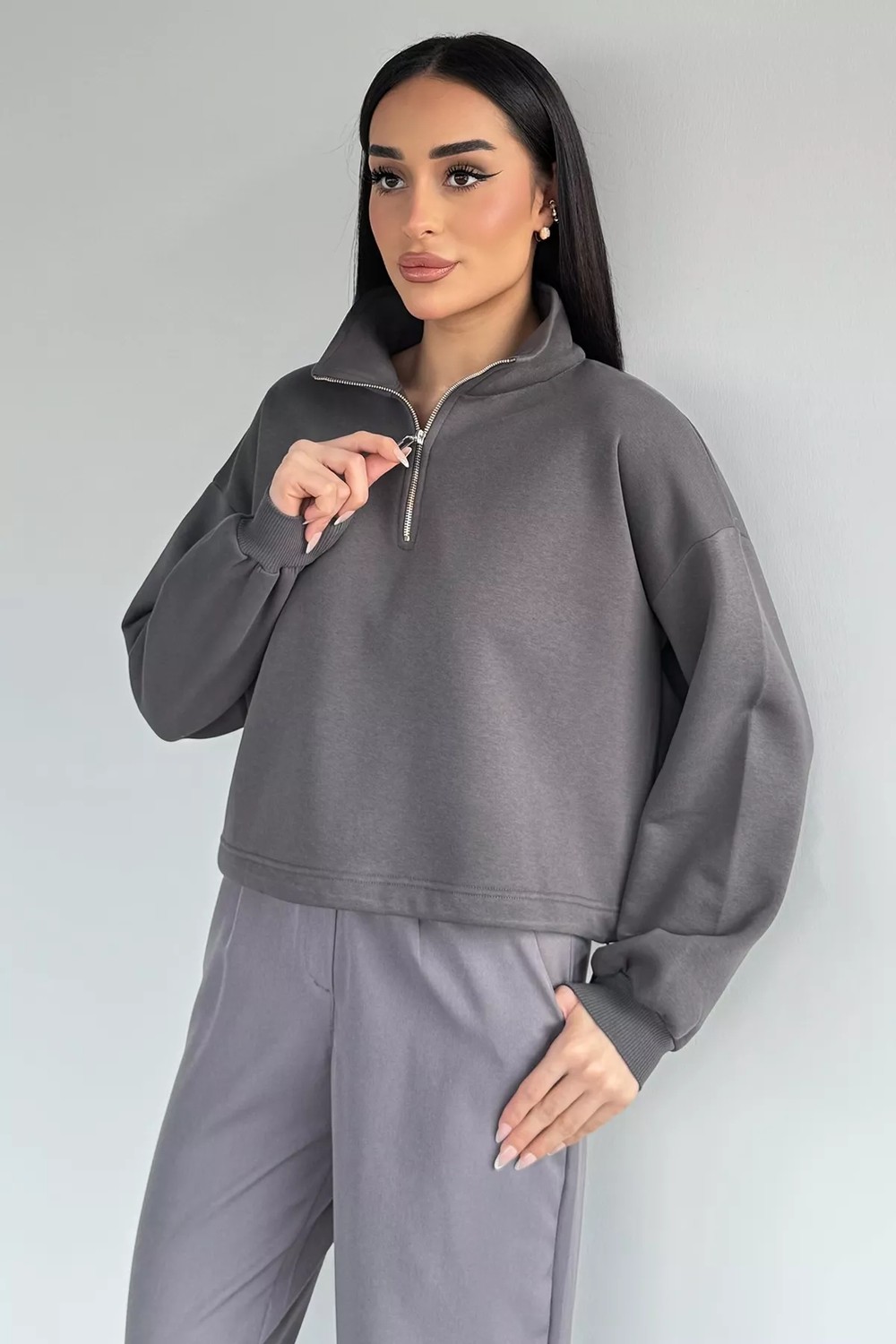 Gülseli Kadın Polo Yaka Yarım Fermuarlı Şardonlu Sweatshirt P-00020406
