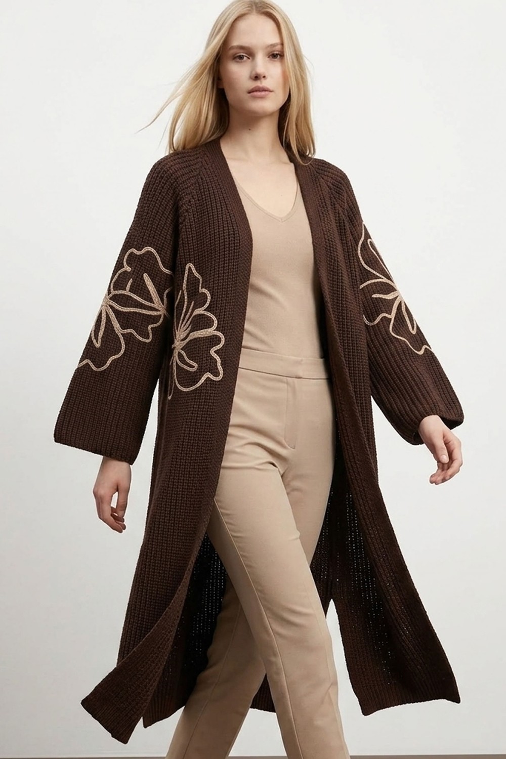 Şiir Trefe Yumuşak Dokulu Süzene Nakış ve Yırtmaç Detaylı Rahat Kalıp Kadın Triko Hırka & Ceket & Kimono & Tesettür Hırka