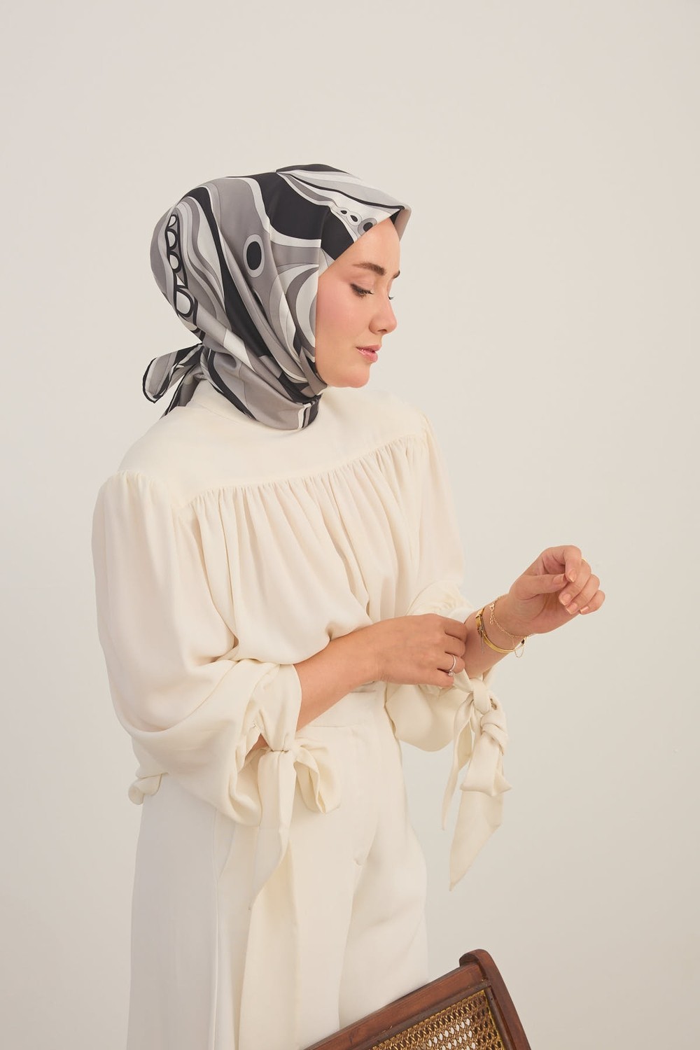 Silk Home Twill Ipek Eşarp Retro Paisley Siyah görsel 4