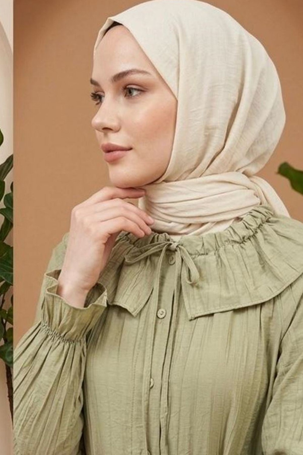 Modestim Kadın Tesettür Haki Çilek Kumaş Boydan Düğmeli Fırfır Yaka Bağlamalı Salaş Elbise görsel 2