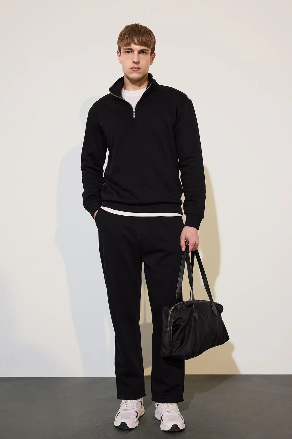 DeFacto Regular Fit Cepli Düz Paça Pantolon D7836AX26AU görsel 2