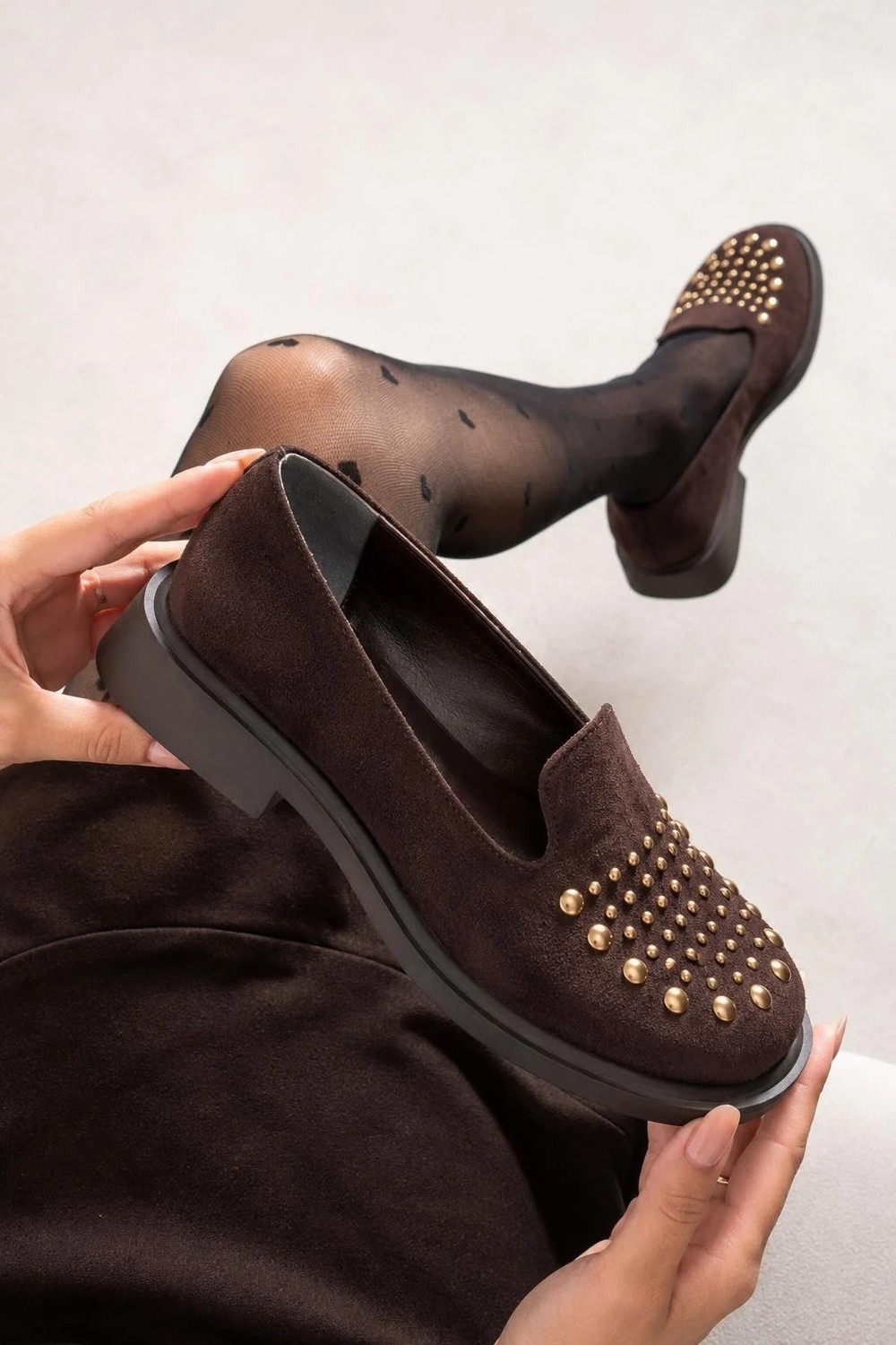 Dabab Shoes Monıca Kadın Acı Kahve Süet Taşlı Zımbalı Yuvarlak Burun 2 cm Kalın Taban Loafer Ayakkabı