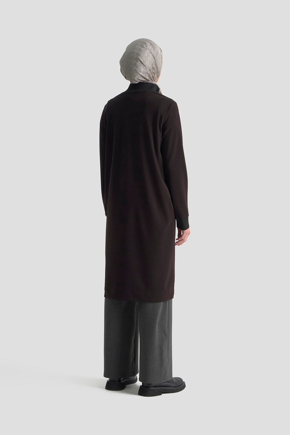Armine Trend Yarım Fermuarlı Dik Yaka Uzun Kollu Rahat Kesim Basic Uzun Tunik 107 cm Boy Siyah 26KT456 görsel 4
