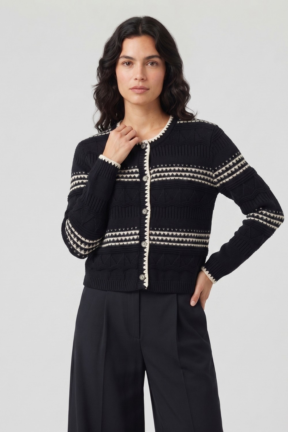 Soft & Basic Kadın Kontrast Fırfırlı Crop Triko Hırka Geometrik Desenli Düğmeli Hırka görsel 4