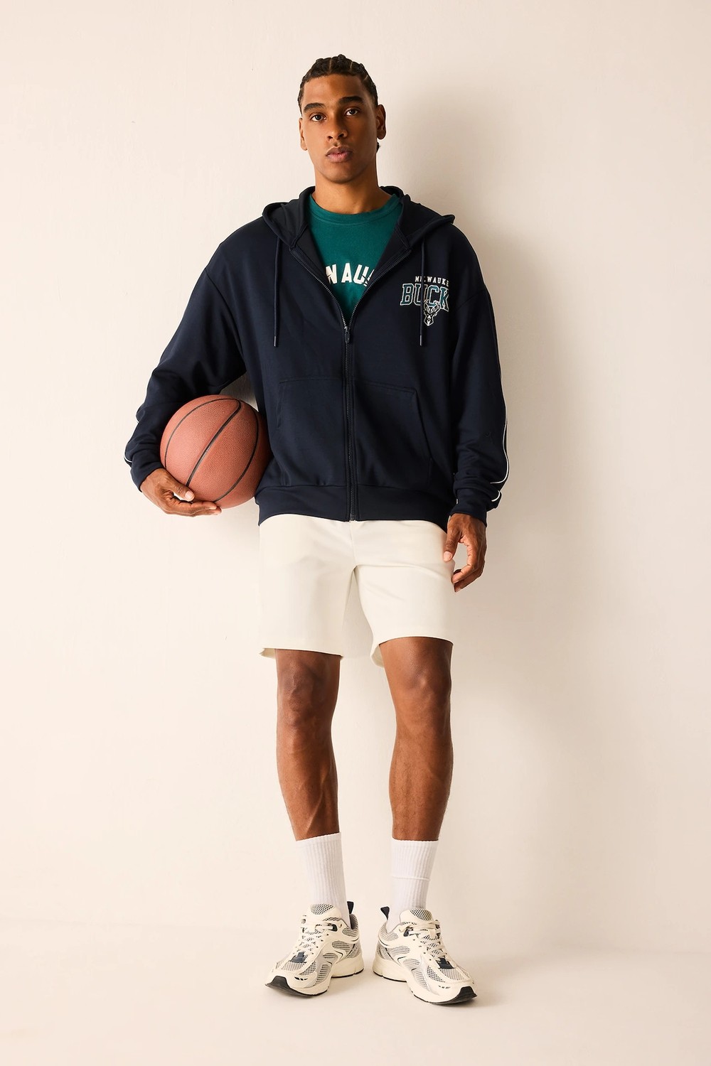 DeFacto NBA Milwaukee Bucks Oversize Kapüşonlu Cepli Fermuarlı Sweatshirt Hırka H7762AX26AU görsel 3