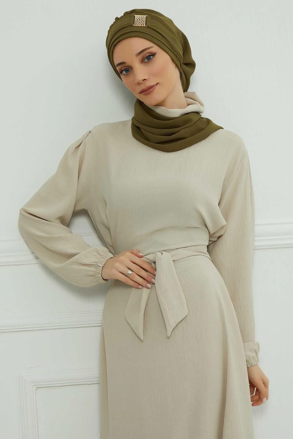 Aisha's Design Dekolte Kapatabilen Gold Aksesuarlı Şifon Hazır Türban,Haki Yeşil,HT-11 görsel 6
