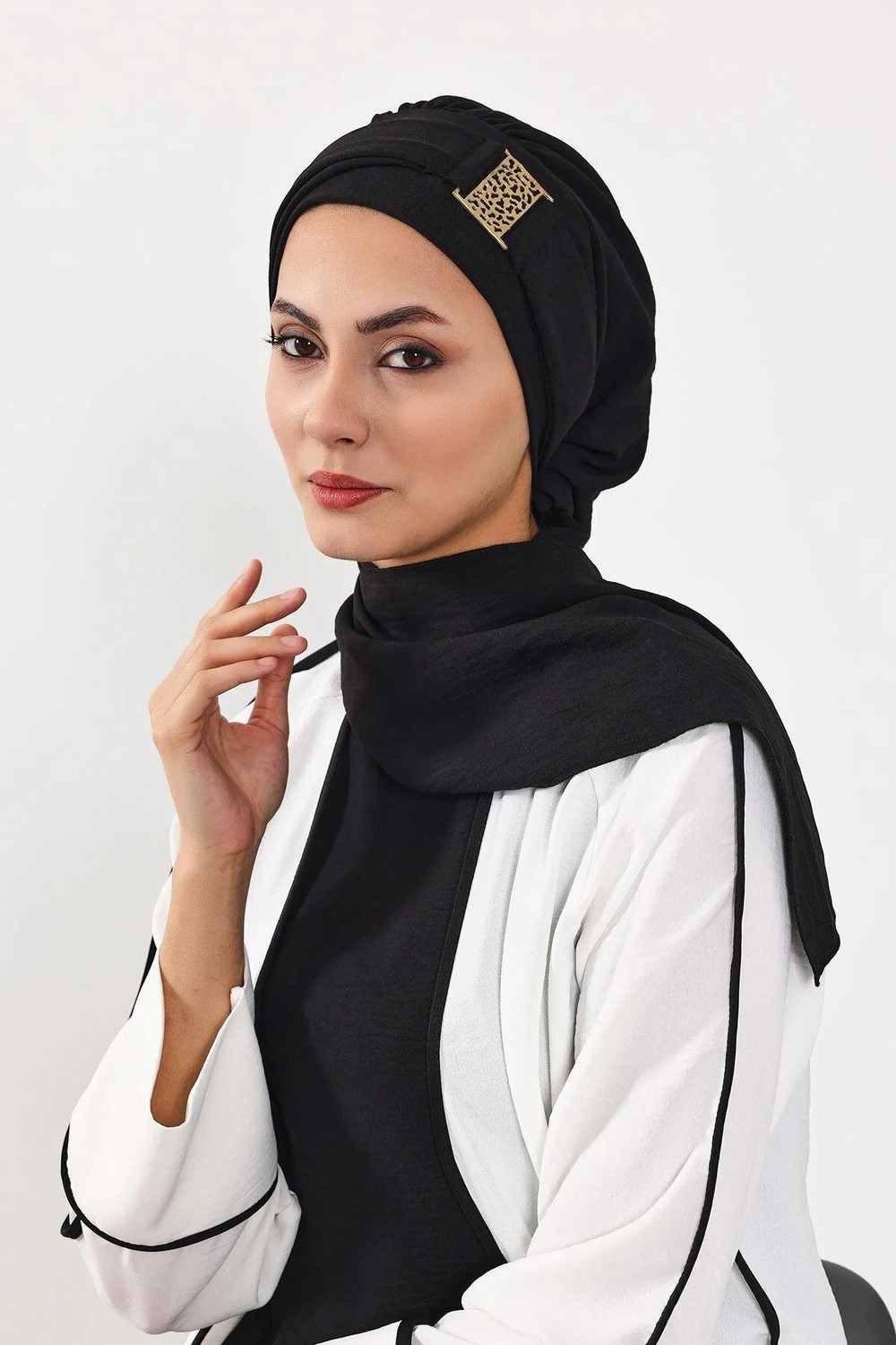 Aisha's Design Dekolte Kapatabilen Gold Aksesuarlı Hazır Türban,Siyah,HT-11A görsel 4
