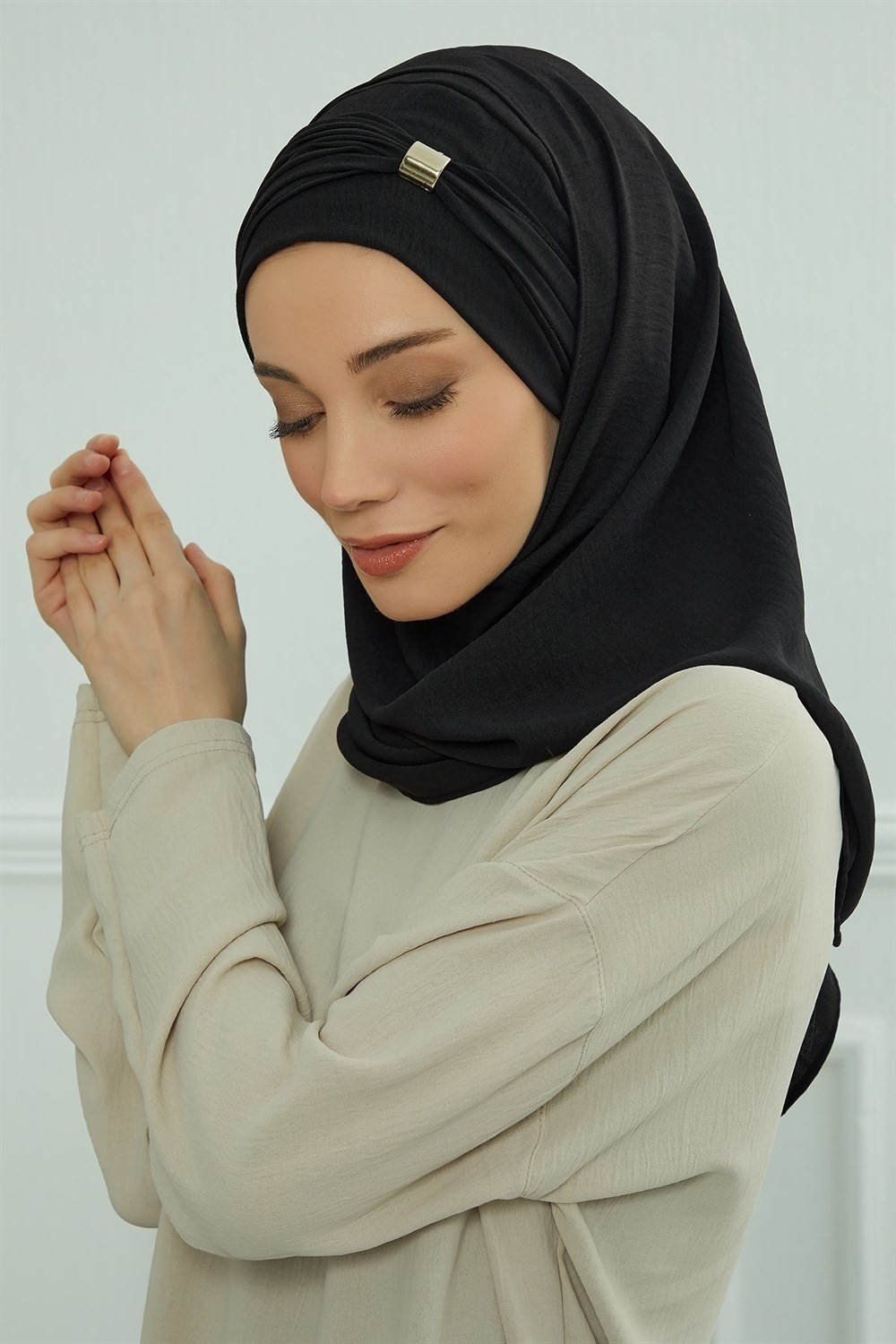 Aisha's Design Aksesuar Detaylı Pratik Şal,Siyah,CPS-94