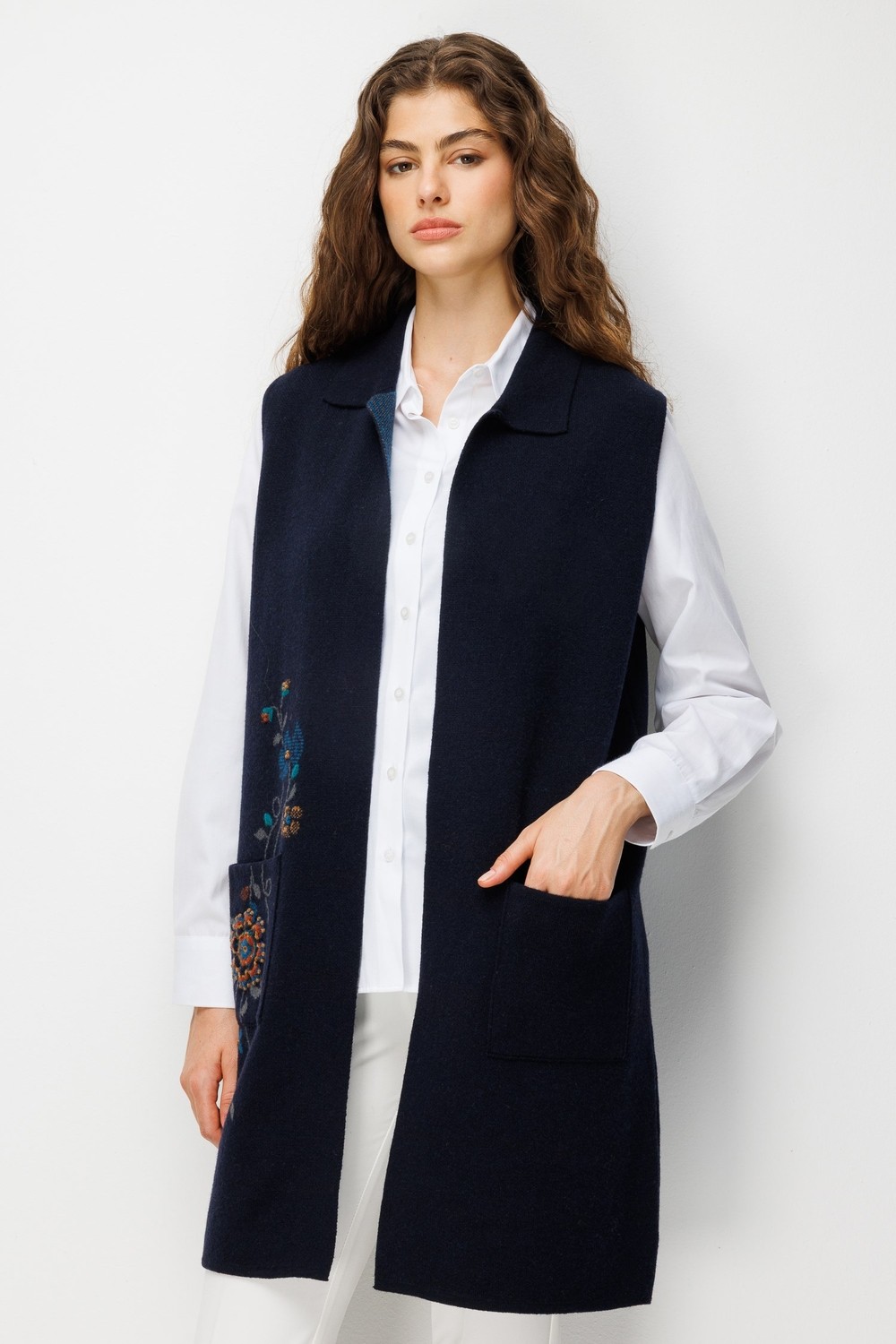 Desen Triko Kadın Polo Yaka Çiçek Işlemeli Önü Açık Uzun Yün Yelek K.lacivert görsel 2