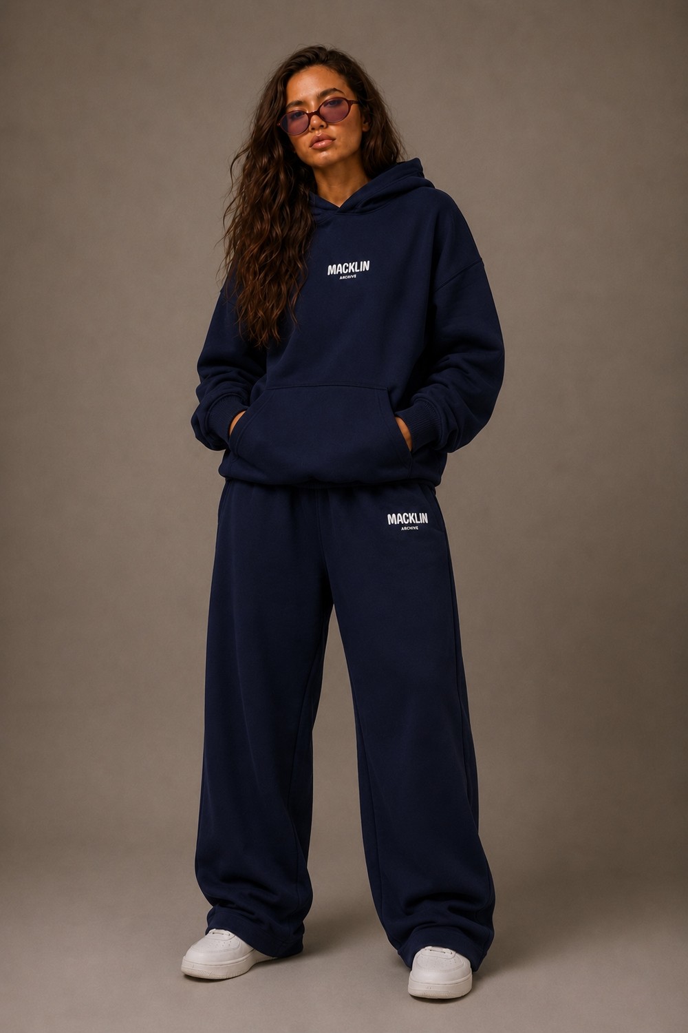 Macklin Unisex Kadın Erkek Minimal Yazı Baskılı Oversize 3 Iplik Kapüşonlu Sweatshirt ve Baggy Eşofman Altı görsel 3